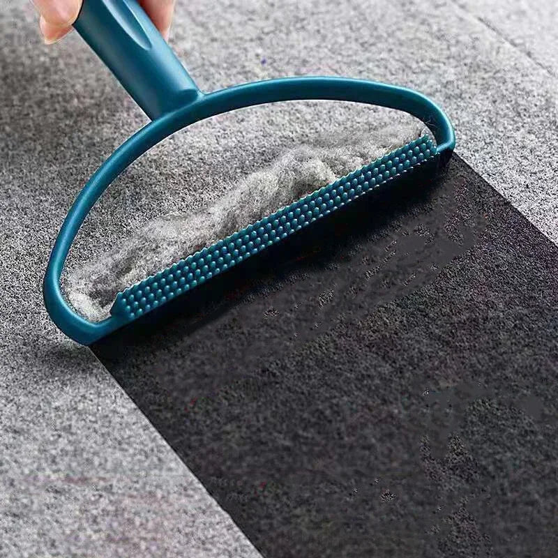 Portable lint remover designed for compact and easy storage